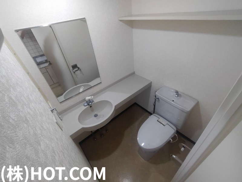 地下鉄空港線 大濠公園駅 徒歩5分 12階建 築31年のトイレ写真