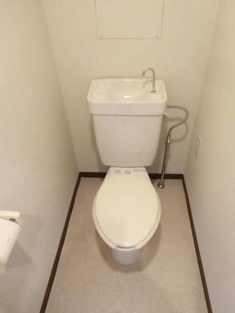 トイレ　バストイレ別のきれいなトイレ