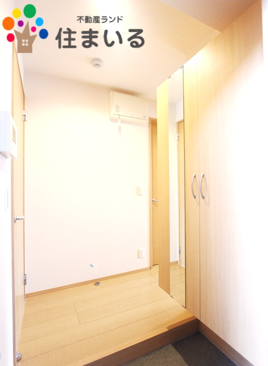 玄関　※写真は同型タイプとなります