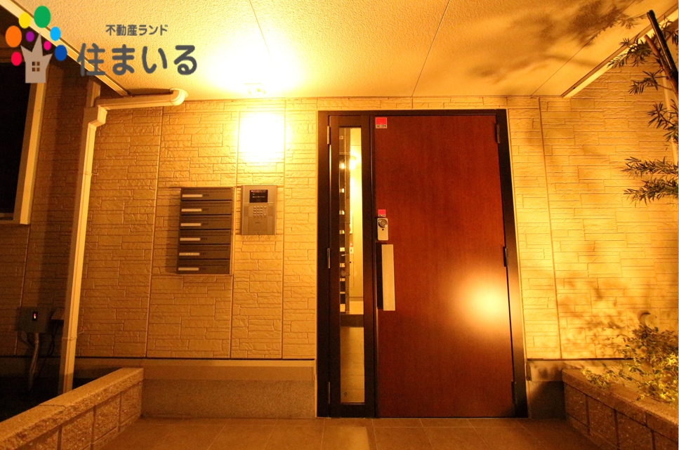 エントランス　※写真は同型タイプとなります