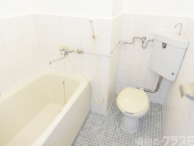 バス・シャワールーム　バストイレ一緒ですが、お掃除もラクラクなので安心です☆