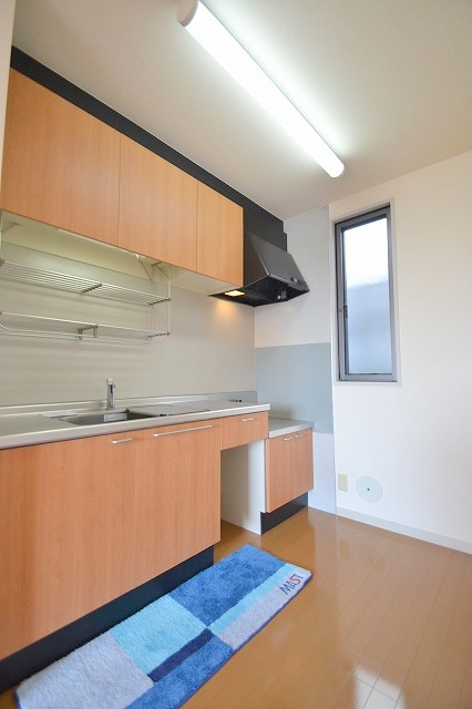 キッチン　お問合せはシティホーム海田センター　082-821-2227