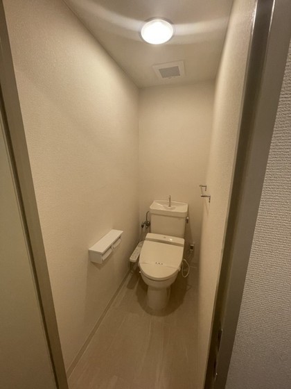 トイレ　※他号室の写真です