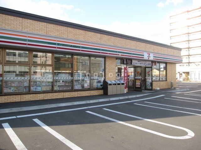 コンビニ　セブンイレブン旭川永隆橋店（コンビニ）まで732m