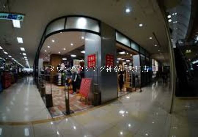 ショッピングセンター　ユニクロイトーヨーカドー大和鶴間店（ショッピングセンター）まで890m