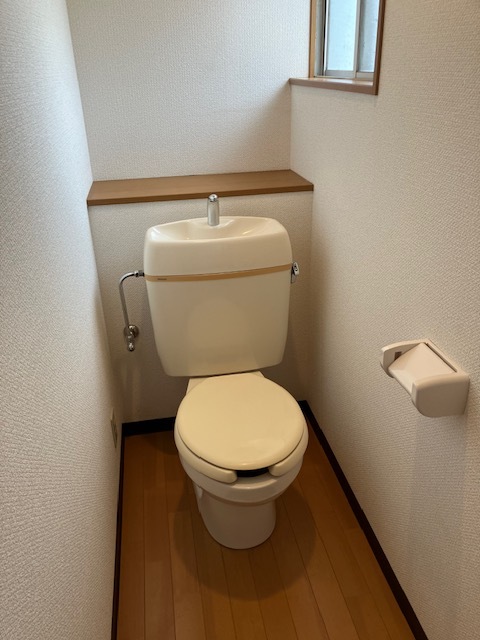 松野アパートのトイレ写真