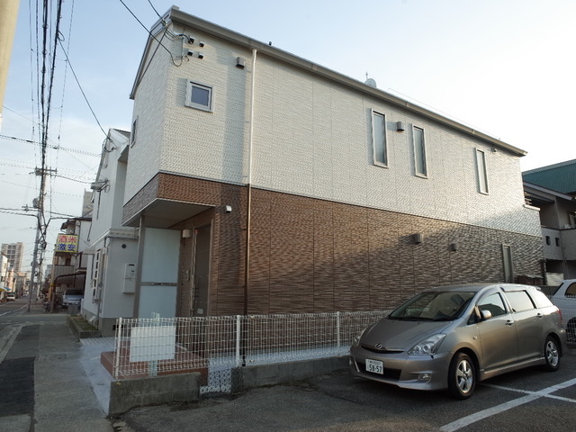 神戸市長田区戸崎通のアパートの建物外観