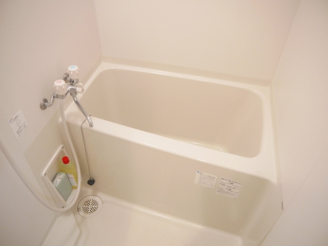 バス・シャワールーム　落ち着いた空間のお風呂です