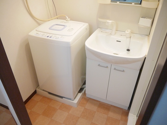 洗面設備　コンパクトで使いやすい洗面所