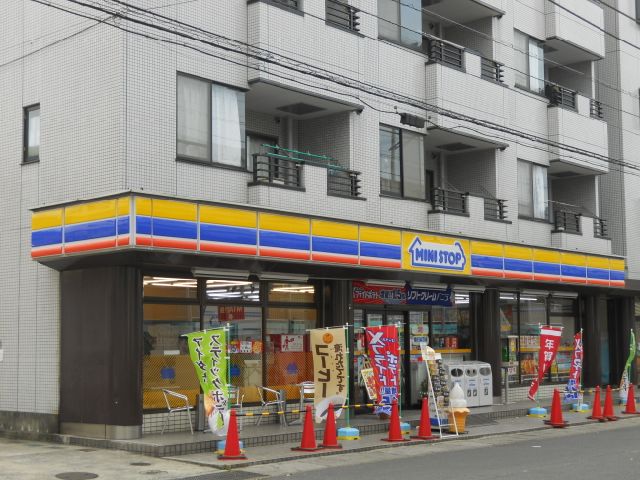 コンビニ　ミニストップ（コンビニ）まで530m