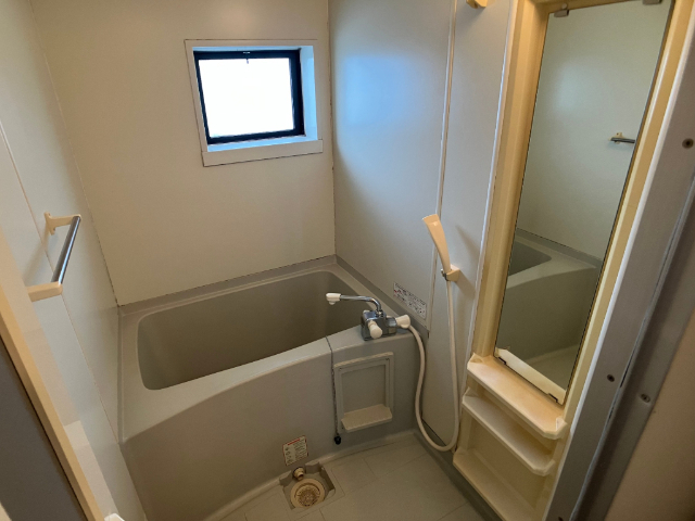 バス・シャワールーム　※同型の部屋の写真を使用しております。