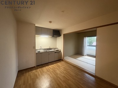 居室・リビング　和室と合わせて使用できる広々とダイニング