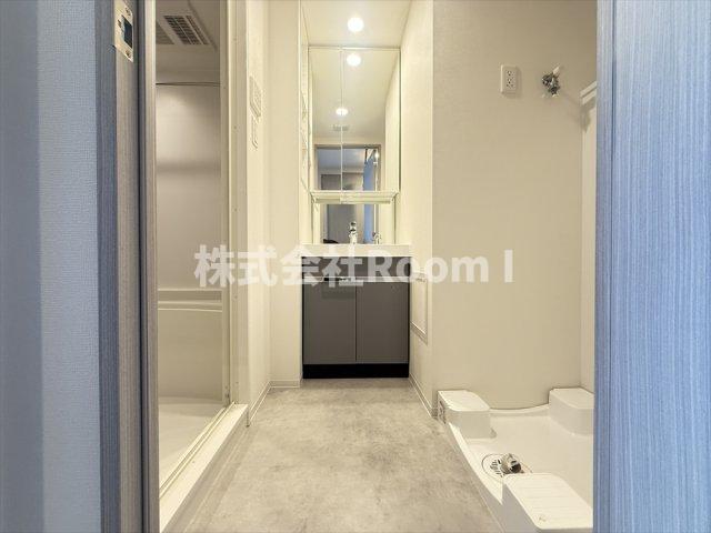 洗面設備　独立洗面台で身支度をすべて済ませてしまいましょう