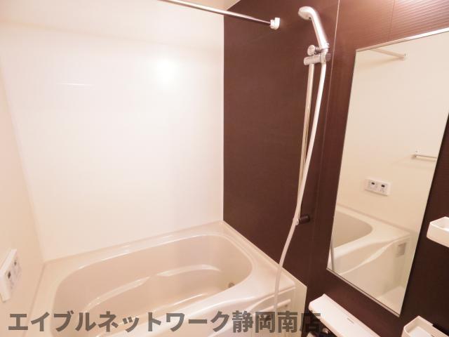 バス・シャワールーム　お風呂で日々の疲れを落としましょう