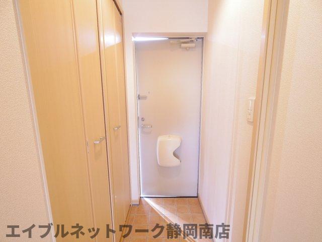 玄関　落ち着いた玄関です