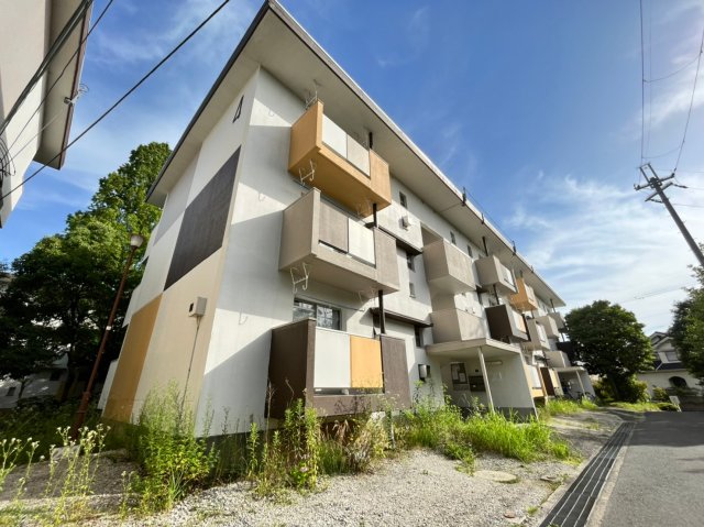 大阪狭山市大野台のマンションの建物外観