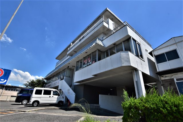 藤井寺市藤ケ丘のマンションの建物外観