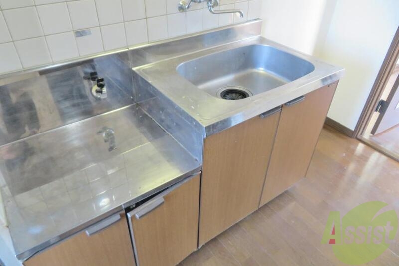 キッチン　単身者向けの使い勝手の良いキッチンですよ