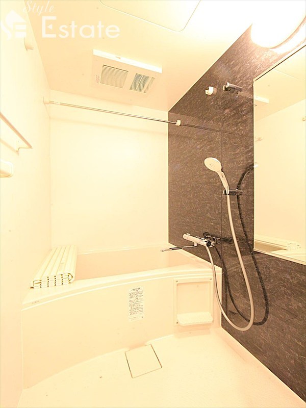 バス・シャワールーム　バスルーム