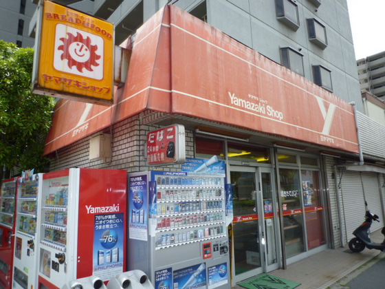 コンビニ　デイリーヤマザキ広島江波店（コンビニ）まで881m