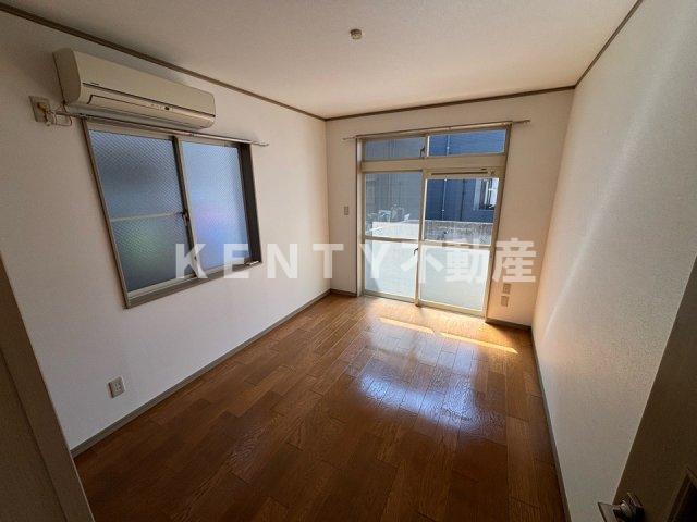 その他部屋・スペース　広くて明るい寝室