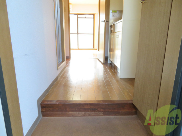 玄関　玄関からの様子を撮影してみました。動線になります。