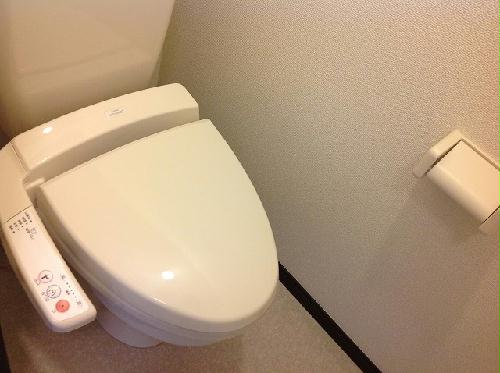 トイレ　ウォシュレット機能付き