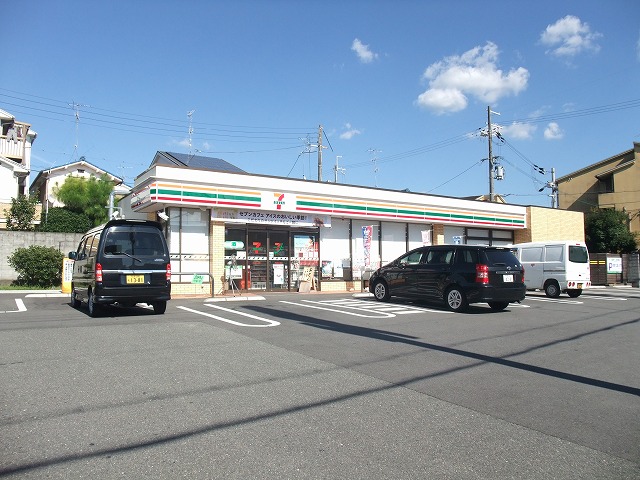 コンビニ　セブンイレブン 宇治五ヶ庄店（コンビニ）まで334m