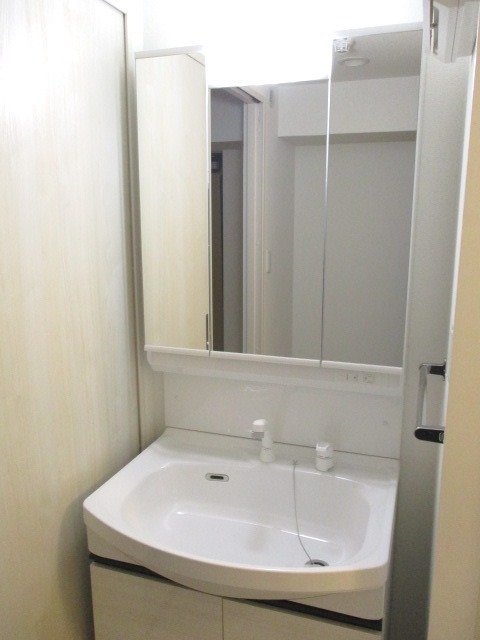 洗面設備　使いやすい洗面所です