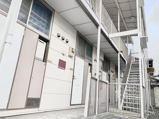 山陽電鉄本線 亀山駅 徒歩6分 2階建 築28年の玄関写真