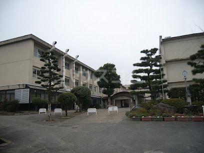 小学校　向陽小学校（小学校）まで4294m