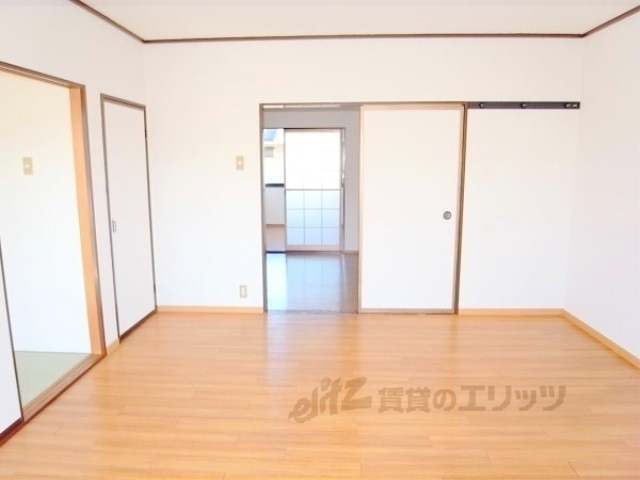 居室・リビング　綺麗で広々としたお部屋です。