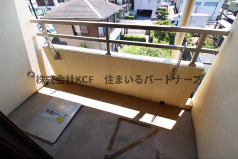 バルコニー　陽当たり良好なバルコニーです