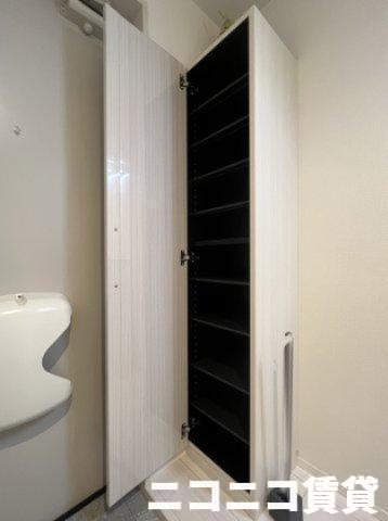 玄関　モデルルームの為、現状を優先致します。