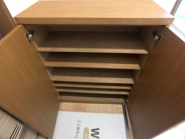 収納　Ｂ棟１０１号室　玄関シューズボックス
