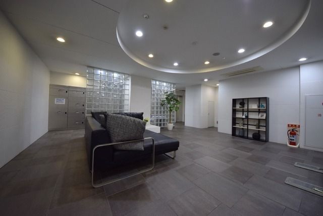 エントランス　エントランスホール