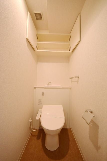 トイレ　ウォシュレット付