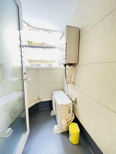 バルコニー　お天気のいい日は外干しもできますね！！