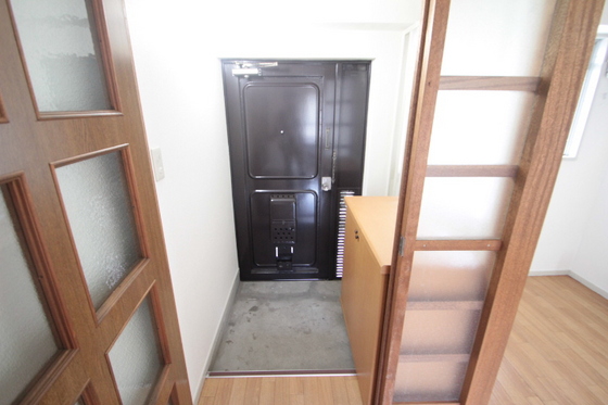 玄関　※別部屋の写真です