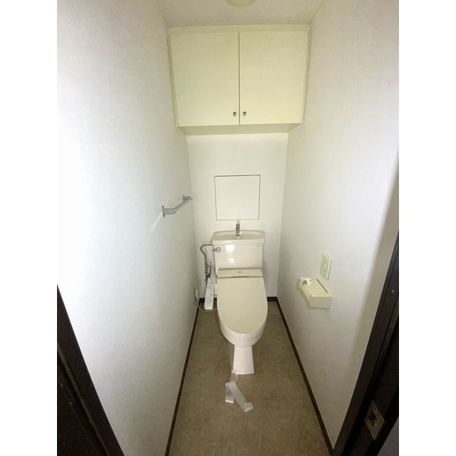 トイレ　温水暖房便座付き