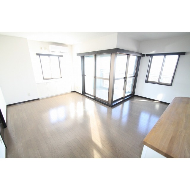 居室・リビング　ＬＤＫ１８帖