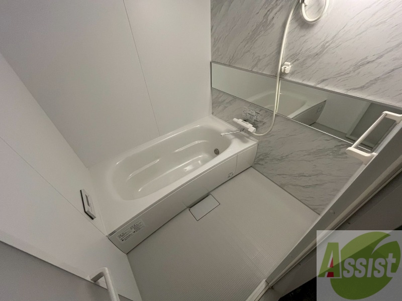 バス・シャワールーム　ユニットバスです。疲れを癒すのに欠かせませんね！