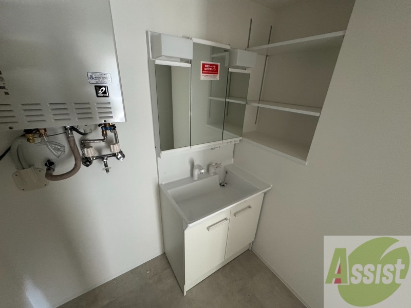 洗面設備　こちらに洗面台があります。朝の洗顔はこちらで。