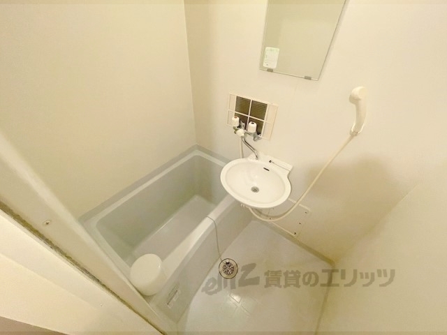 バス・シャワールーム　バス