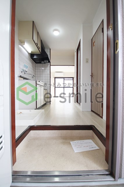 玄関　収納もある玄関です