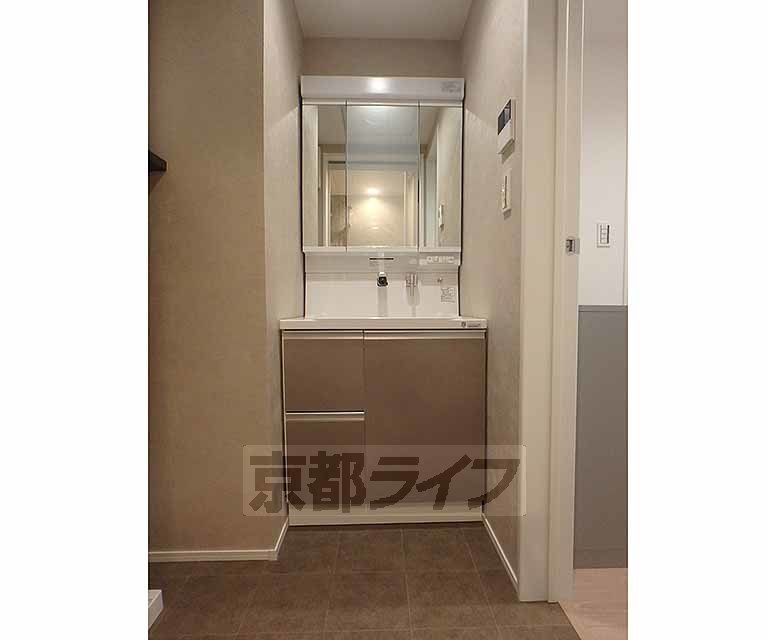 洗面設備　独立洗面台です。