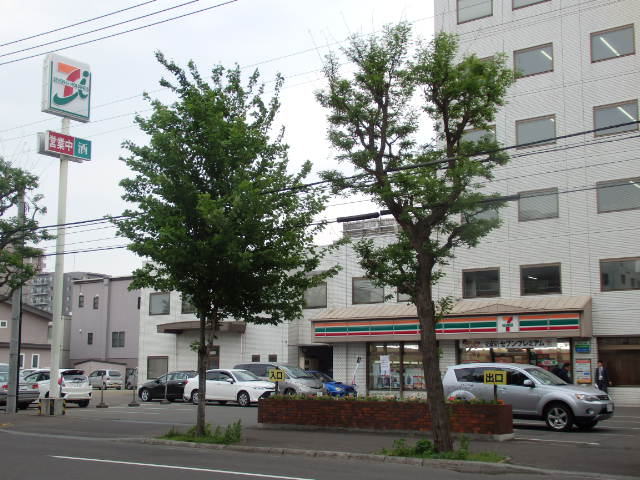 コンビニ　セブンイレブン（コンビニ）まで150m