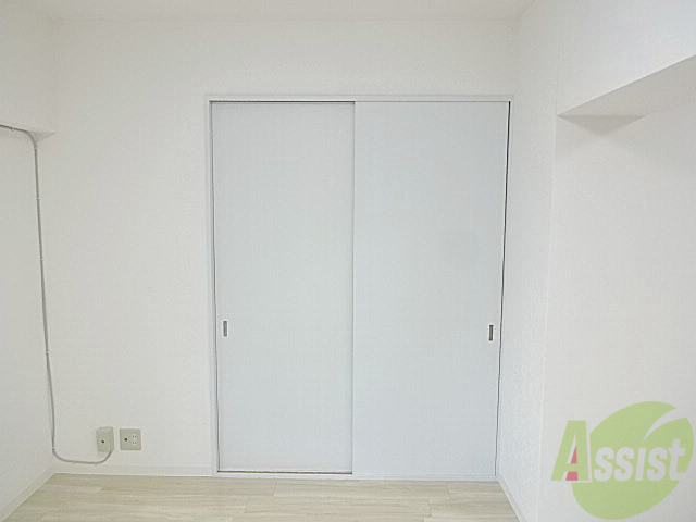 収納　大きな収納には大切な洋服をたくさん入れれていいですよね♪