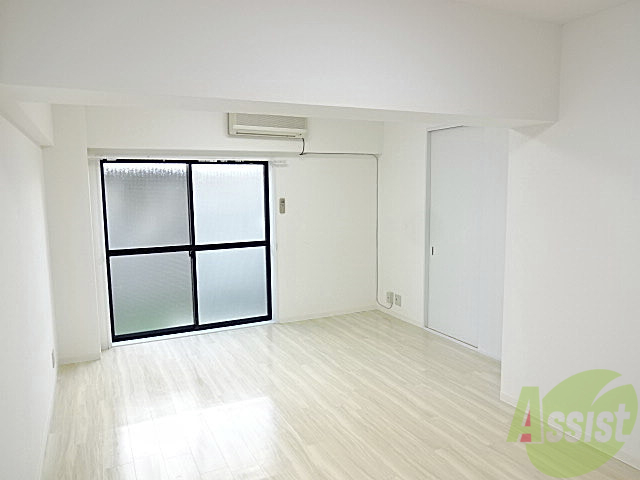 居室・リビング　広々としたリビングはゆったりとしたスペースがありいいですね♪