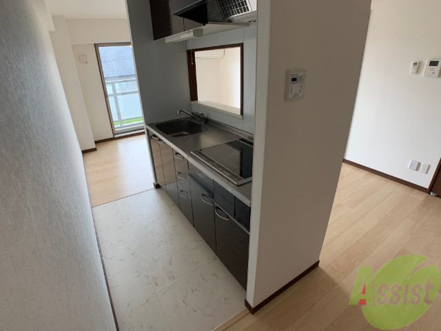 キッチン　キッチンは使いやすいサイズ感になっていますね。